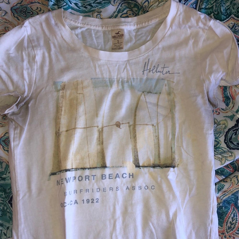 Hollister t shirt